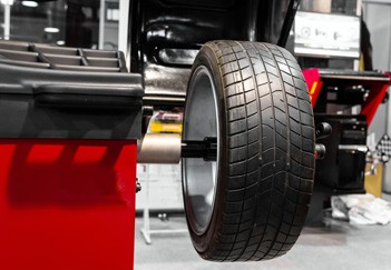 Do My Tyres Need Balancing? A Wheel Balancing Guide